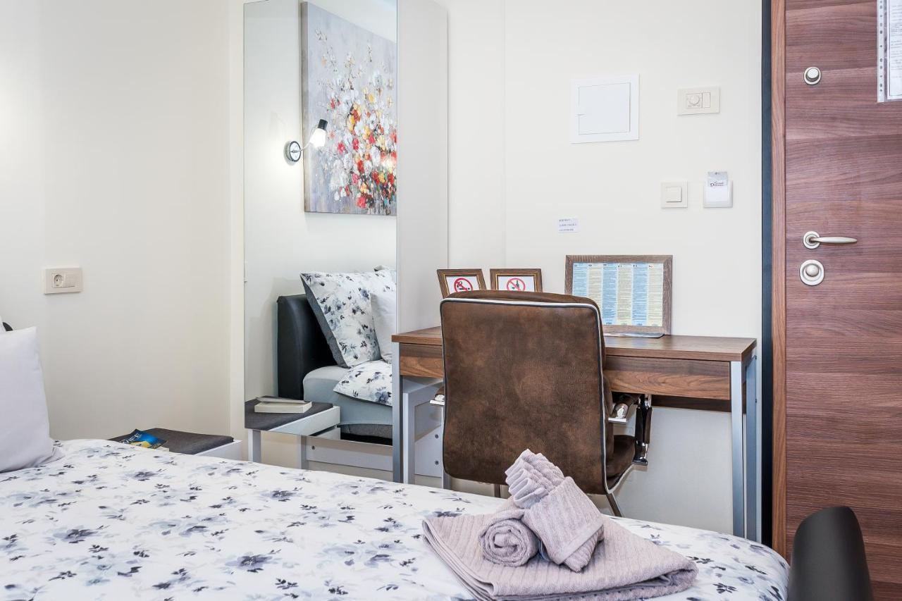Slatki Snovi II Hotel Knin Ngoại thất bức ảnh