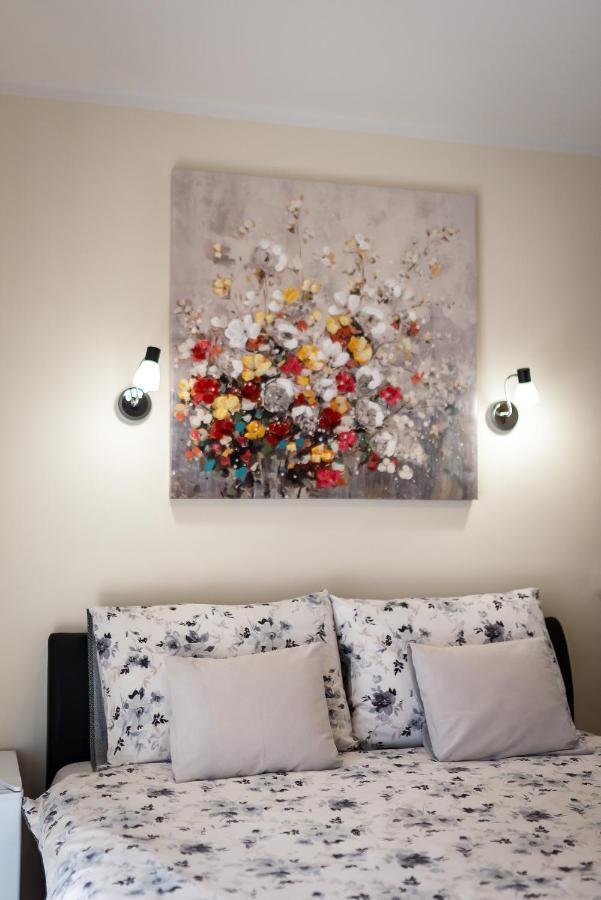 Slatki Snovi II Hotel Knin Ngoại thất bức ảnh