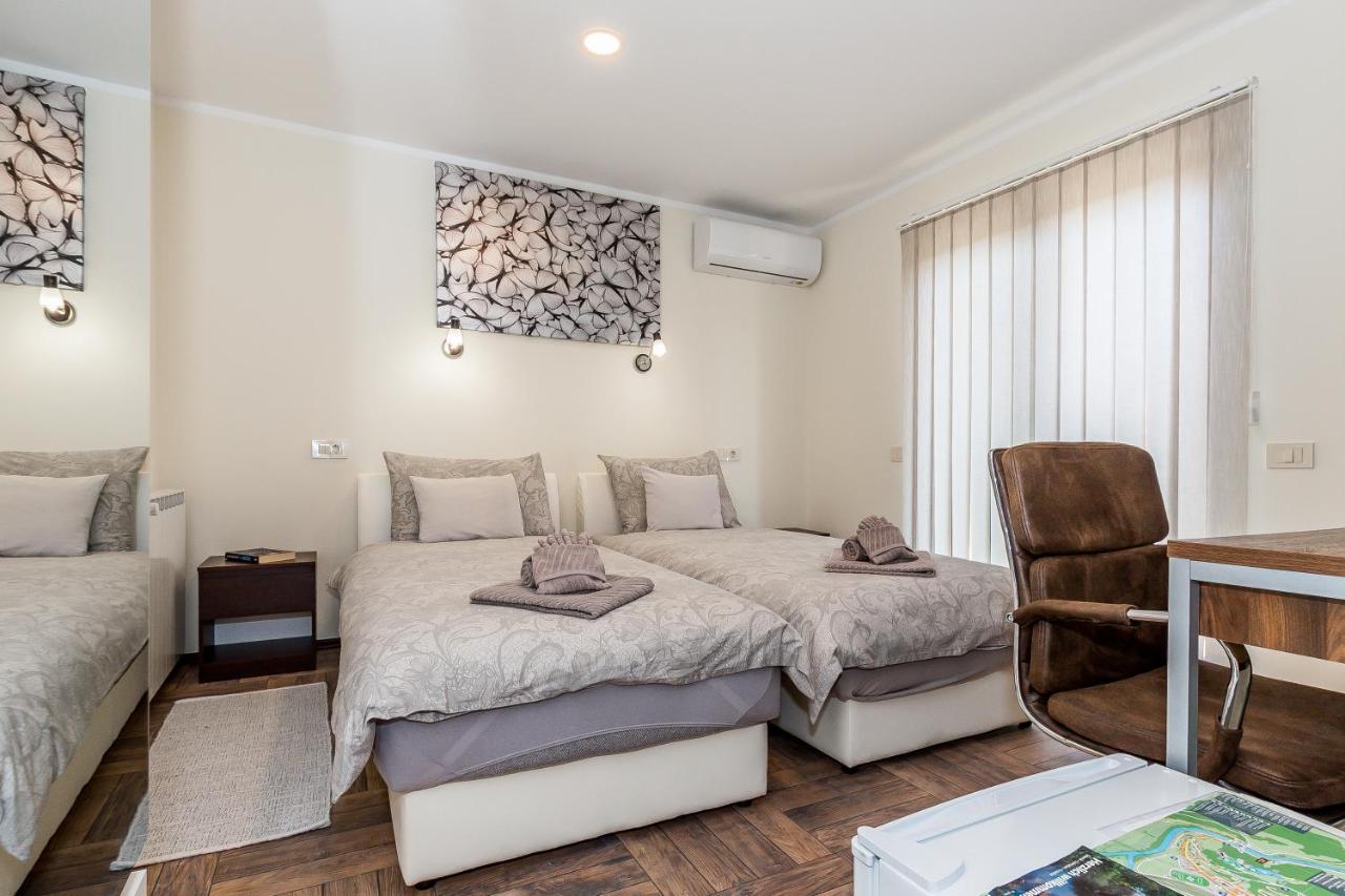 Slatki Snovi II Hotel Knin Ngoại thất bức ảnh