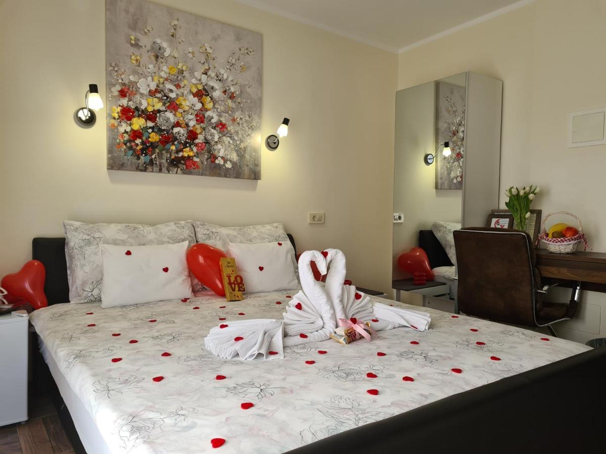 Slatki Snovi II Hotel Knin Ngoại thất bức ảnh