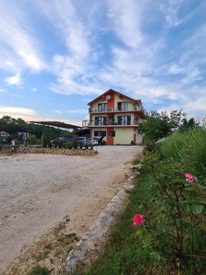 Slatki Snovi II Hotel Knin Ngoại thất bức ảnh